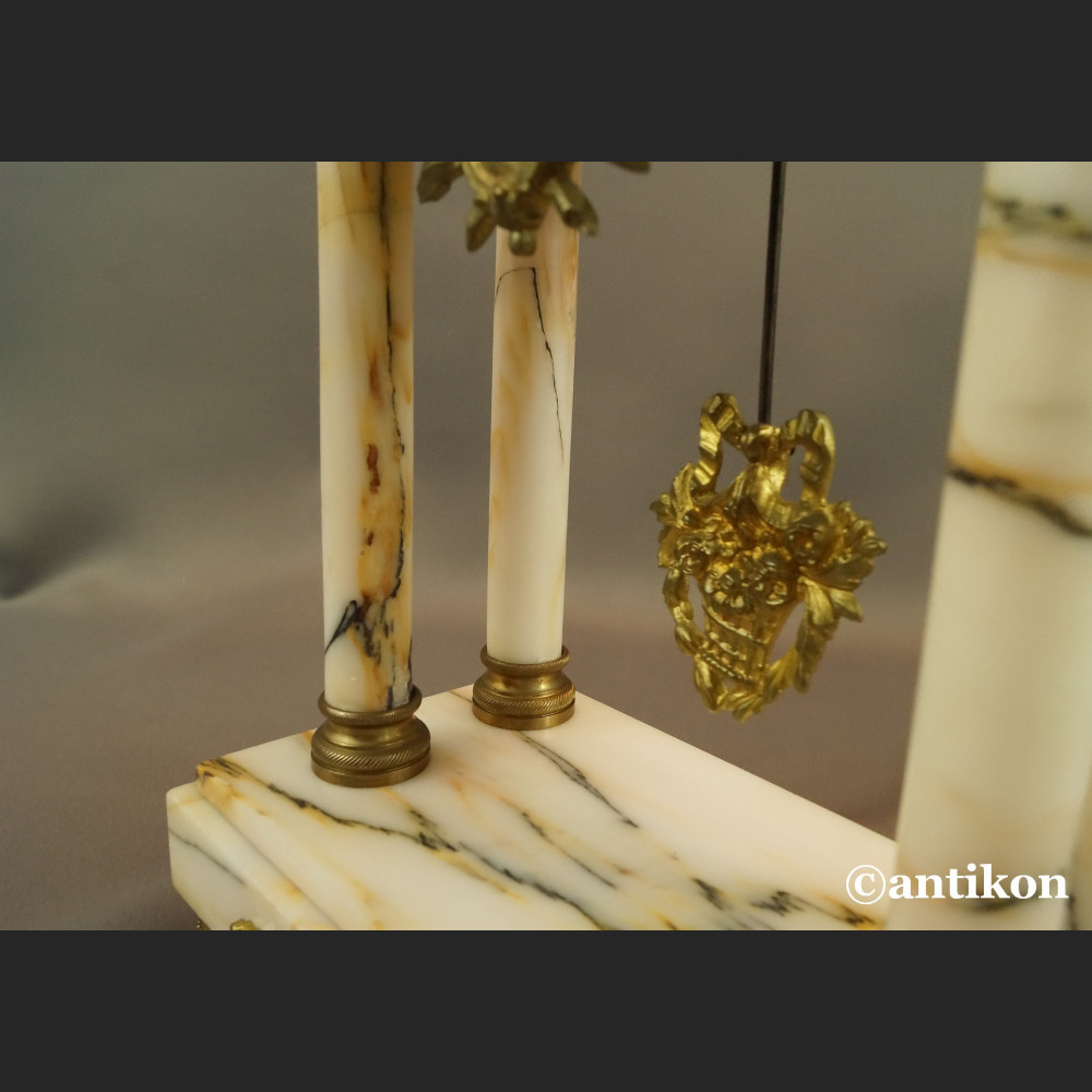 Zegar kominkowy stary francuski marmurowy Zegar kominkowy stary francuski marmurowy