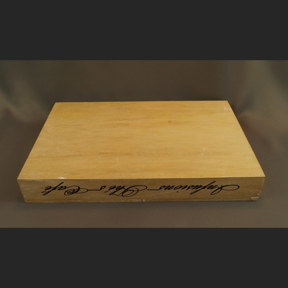 Drewniana skrzyna na herbaty vintage Drewniana skrzyna na herbaty vintage