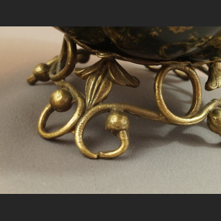 Bomboniera czarna ze złotym wzorem