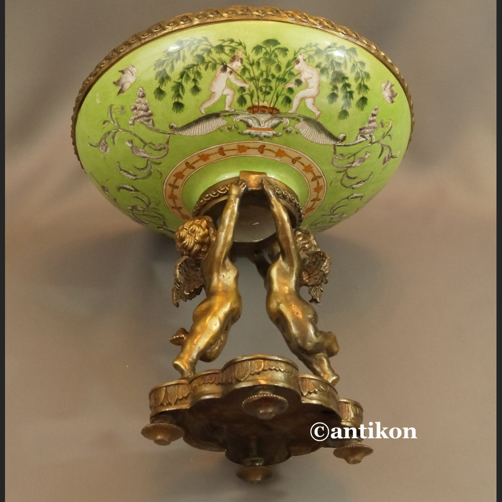 Patera z brązem pałacowa z aniołami 