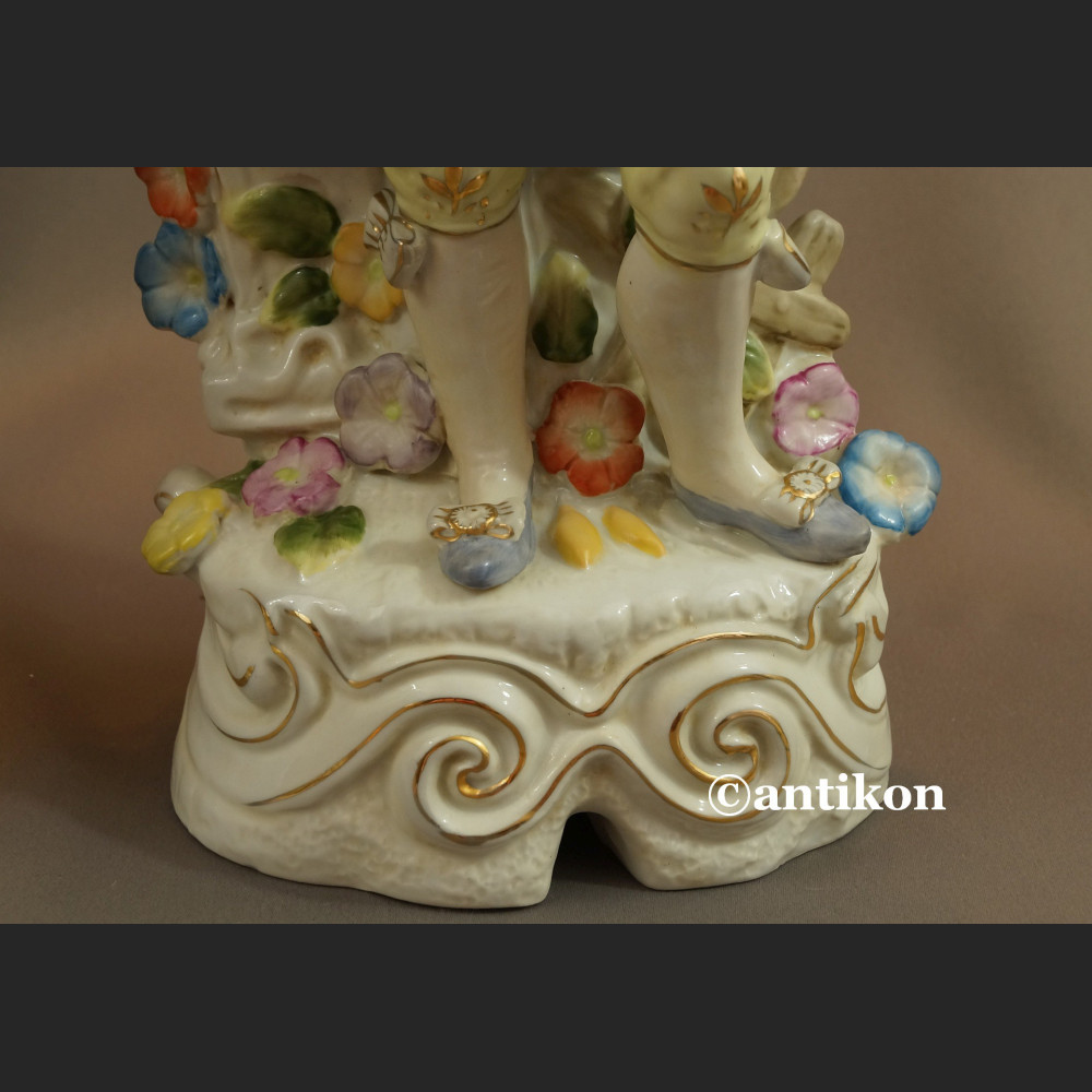 Porcelanowe figury para dworska prezent ślubny duże okazy Porcelanowe figury para dworska prezent ślubny duże okazy