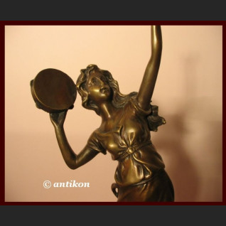 Rzeźba tancerka z tamburynem prawdziwy brąz Rzeźba tancerka z tamburynem prawdziwy brąz