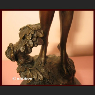 Rzeźba tancerka z tamburynem prawdziwy brąz Rzeźba tancerka z tamburynem prawdziwy brąz