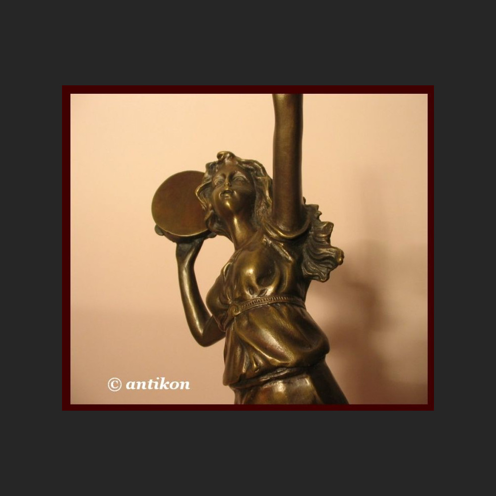 Rzeźba tancerka z tamburynem prawdziwy brąz Rzeźba tancerka z tamburynem prawdziwy brąz