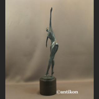 Rzeźba modernistyczna z brązu Tancerz mężczyzna Rzeźba modernistyczna z brązu Tancerz mężczyzna