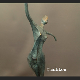 Rzeźba modernistyczna z brązu Tancerka Kobieta 