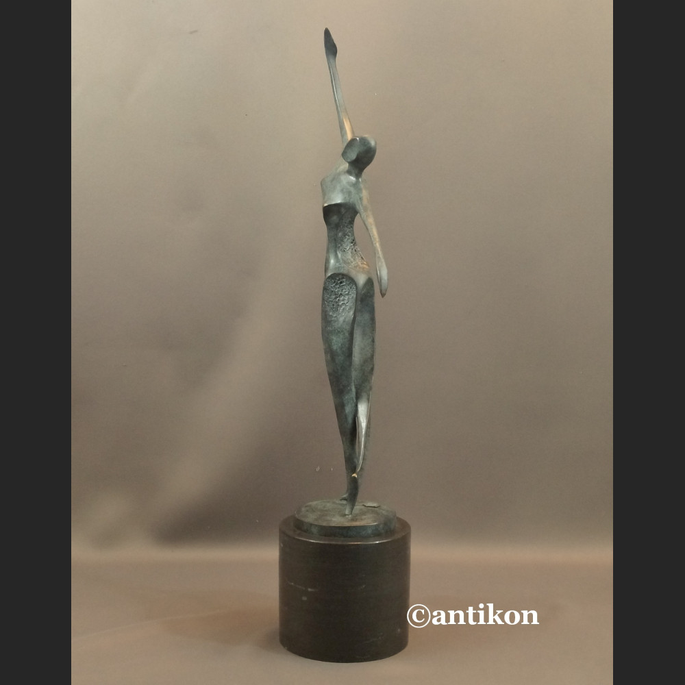 Rzeźba modernistyczna z brązu Tancerka Kobieta 