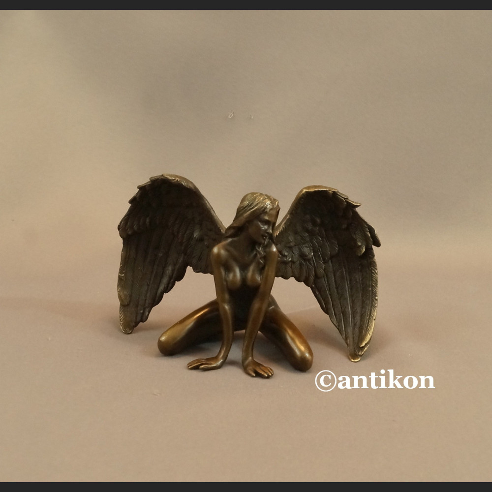 Kobieta anioł figurka z brązu Kobieta anioł figurka z brązu