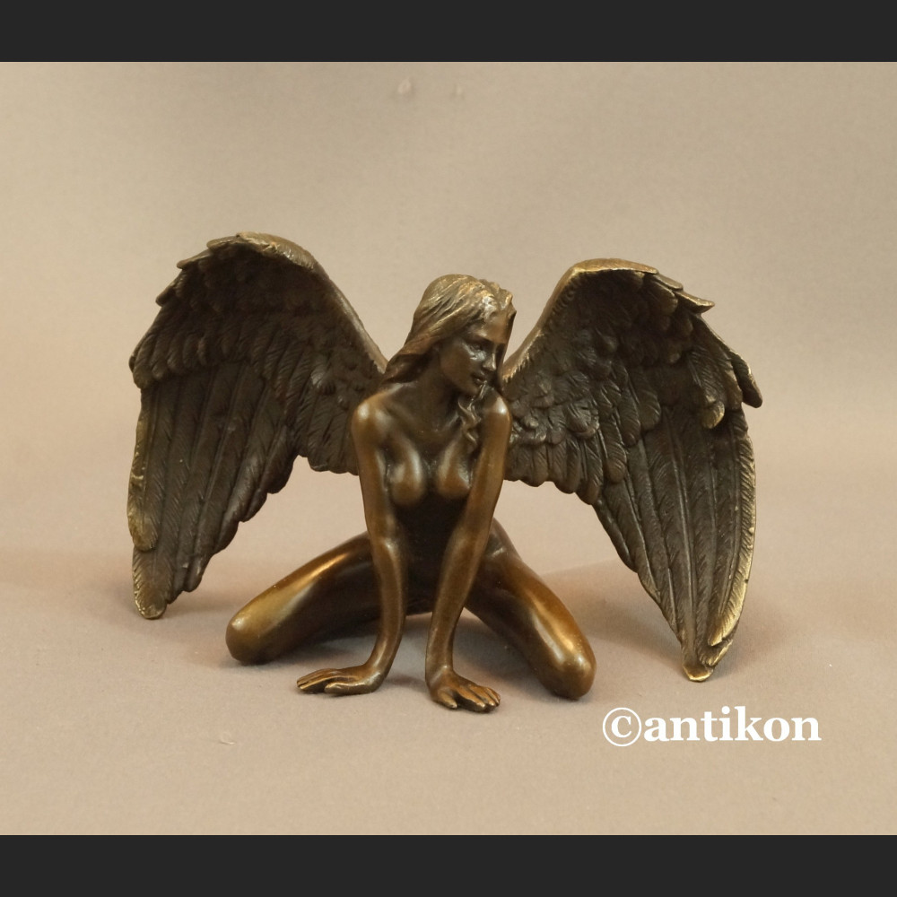 Kobieta anioł figurka z brązu Kobieta anioł figurka z brązu