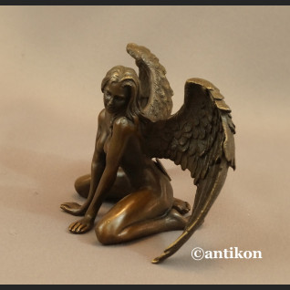 Kobieta anioł figurka z brązu Kobieta anioł figurka z brązu