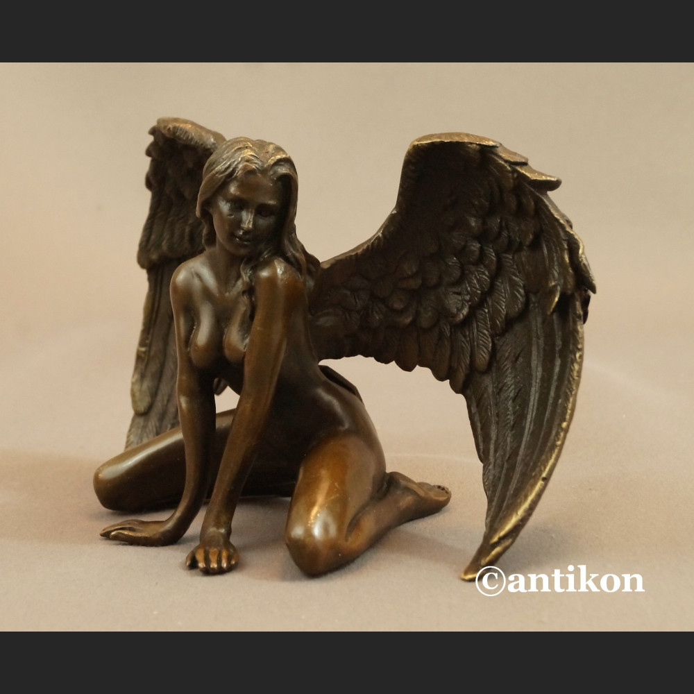 Kobieta anioł figurka z brązu Kobieta anioł figurka z brązu
