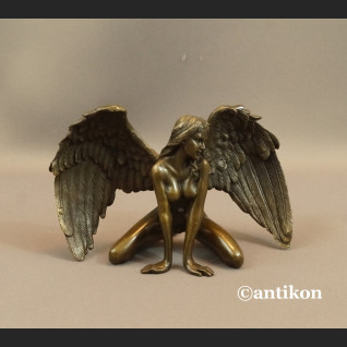 Kobieta anioł figurka z brązu Kobieta anioł figurka z brązu