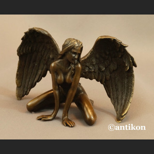 Kobieta anioł figurka z brązu 