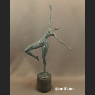 Rzeźba nowoczesna z brązu modernistyczna Tancerka 