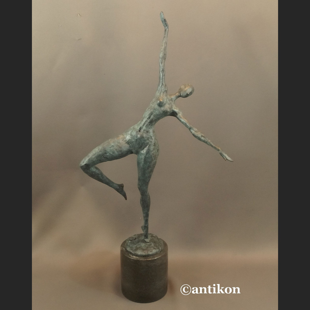 Rzeźba nowoczesna z brązu modernistyczna Tancerka 