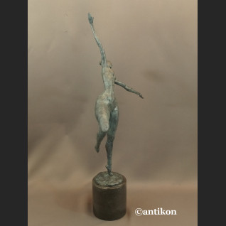 Rzeźba nowoczesna z brązu modernistyczna Tancerka 