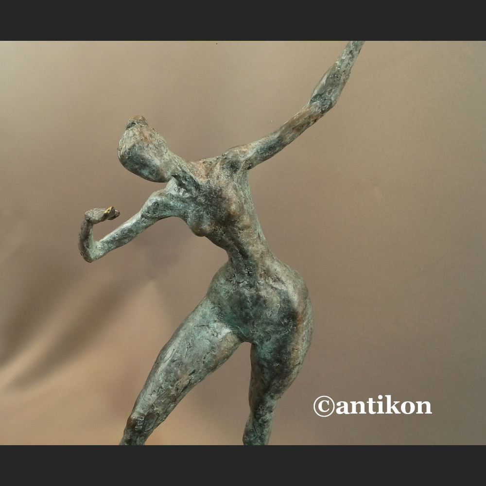 Rzeźba nowoczesna Tancerka duża figura z brązu 