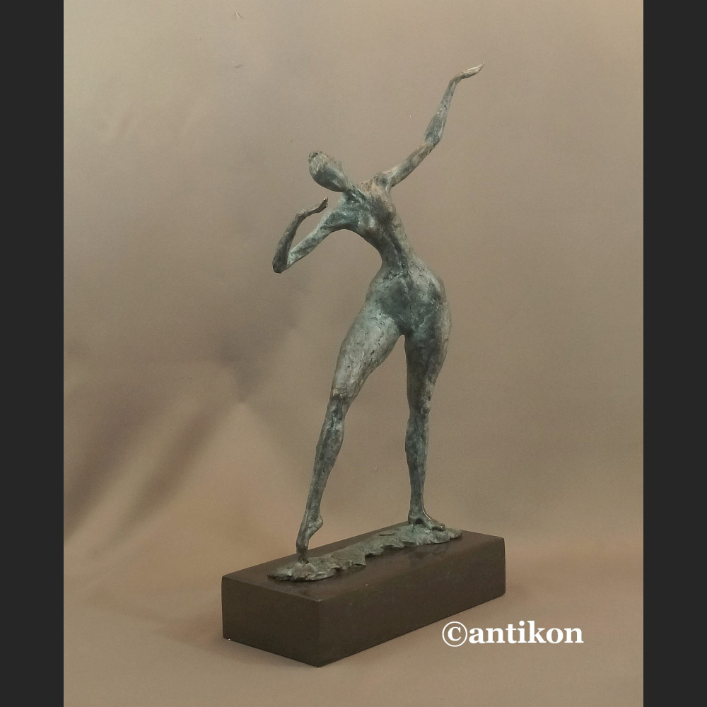 Rzeźba nowoczesna Tancerka duża figura z brązu 