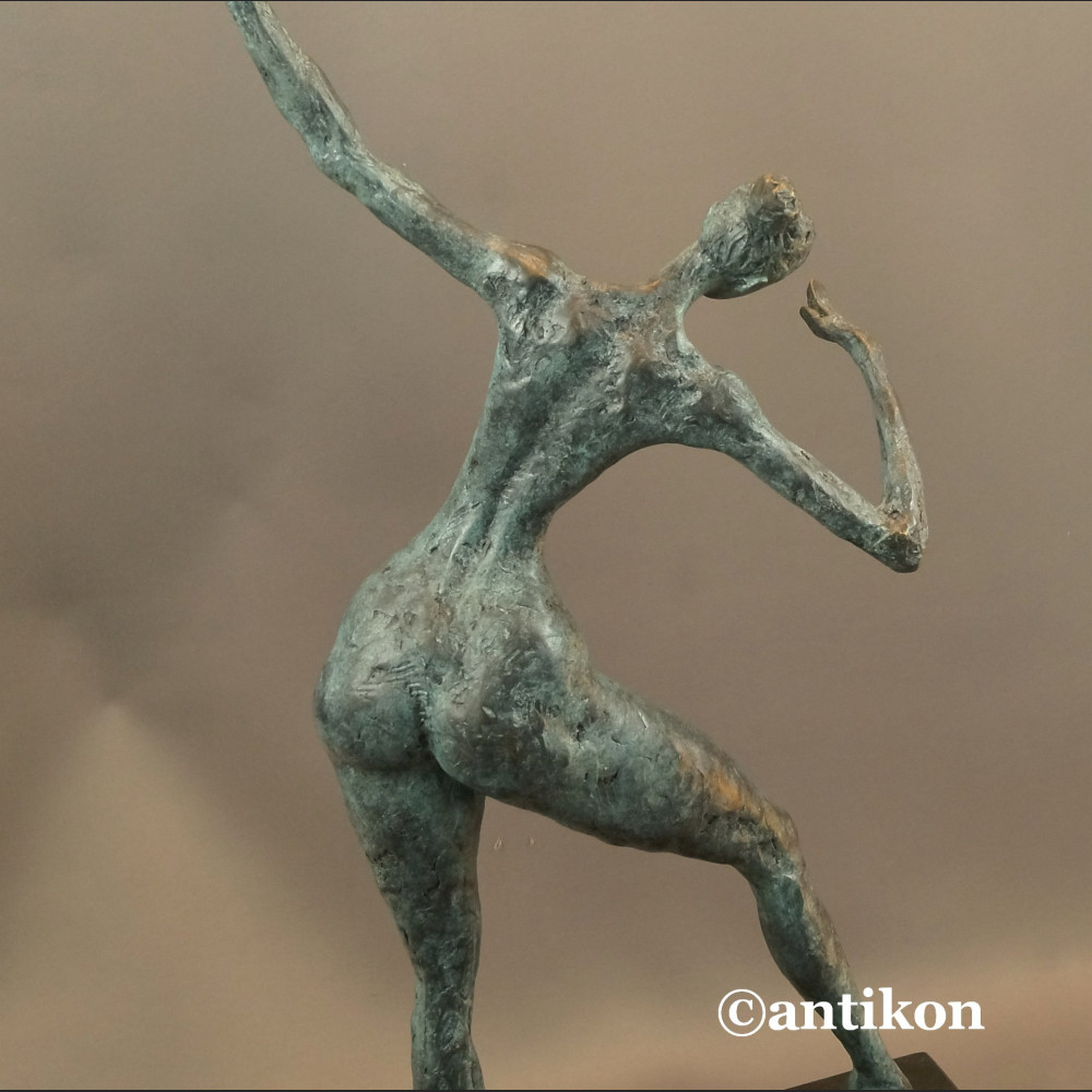 Rzeźba nowoczesna Tancerka duża figura z brązu 