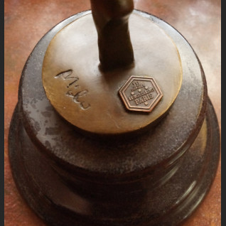 Rzeźba nowoczesna modernistyczna Modelka  Rzeźba nowoczesna modernistyczna Modelka