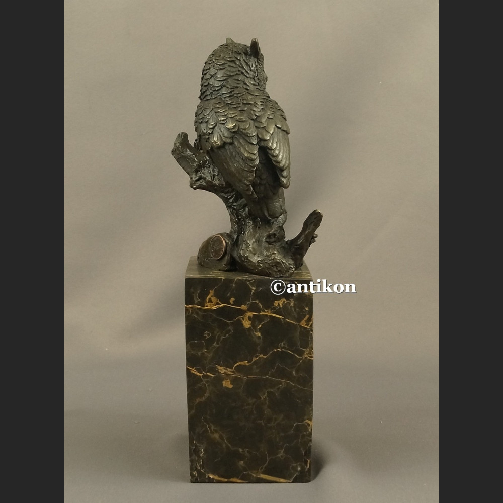 Sowa rzeźba z brązu symbol mądrości i nauki Sowa rzeźba z brązu symbol mądrości i nauki