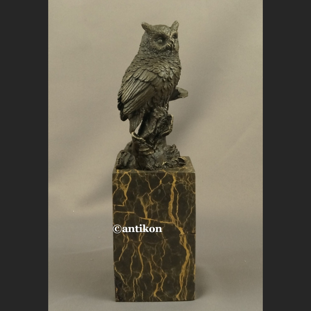Sowa rzeźba z brązu symbol mądrości i nauki Sowa rzeźba z brązu symbol mądrości i nauki