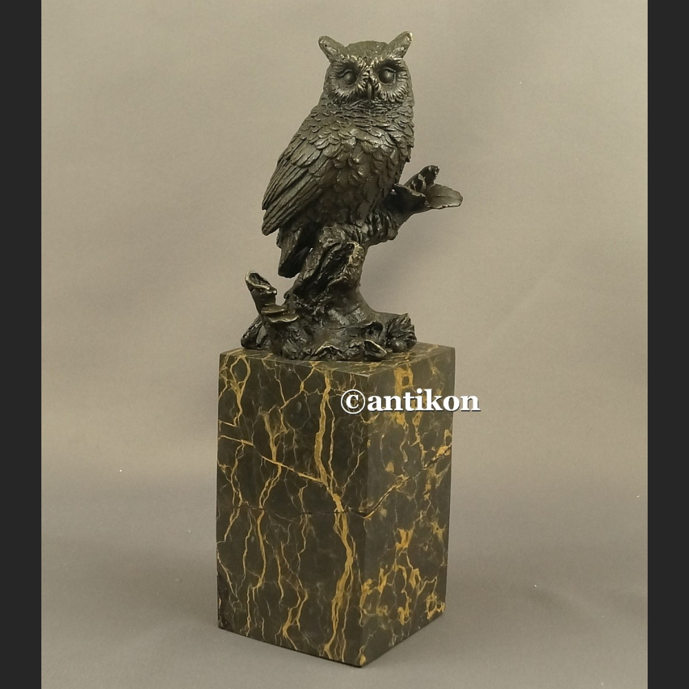 Sowa rzeźba z brązu symbol mądrości i nauki Sowa rzeźba z brązu symbol mądrości i nauki