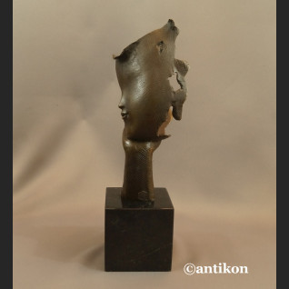 Rzeźba Zaduma z ręką fascynująca figura z brązu Rzeźba Zaduma z ręką fascynująca figura z brązu