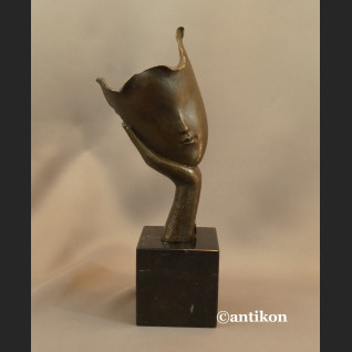 Rzeźba Zaduma z ręką fascynująca figura z brązu Rzeźba Zaduma z ręką fascynująca figura z brązu