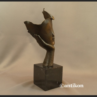 Rzeźba Zaduma z ręką fascynująca figura z brązu Rzeźba Zaduma z ręką fascynująca figura z brązu