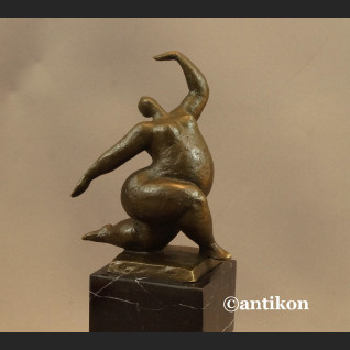 Rzeźba nowoczesna Akrobatka z brązu  Rzeźba nowoczesna Akrobatka z brązu