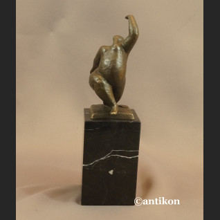 Rzeźba nowoczesna Akrobatka z brązu  Rzeźba nowoczesna Akrobatka z brązu