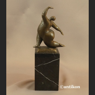 Rzeźba nowoczesna Akrobatka z brązu  Rzeźba nowoczesna Akrobatka z brązu