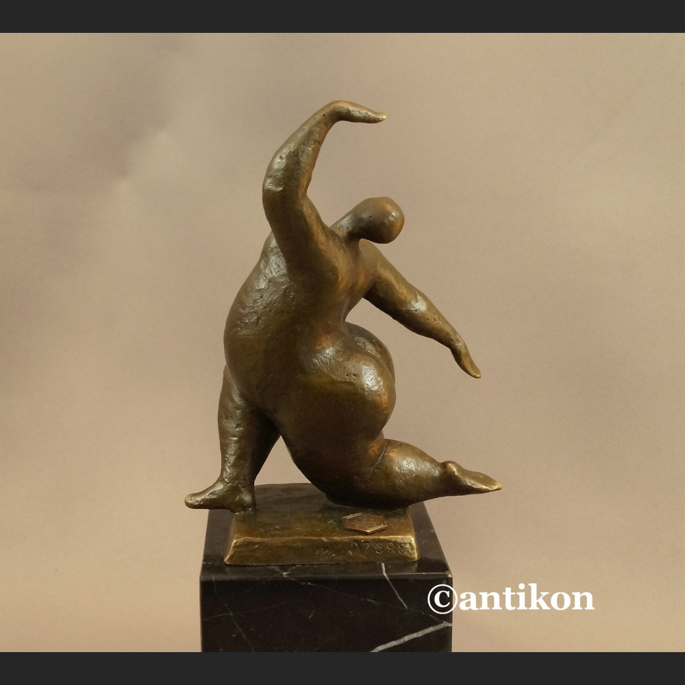 Rzeźba nowoczesna Akrobatka z brązu  Rzeźba nowoczesna Akrobatka z brązu