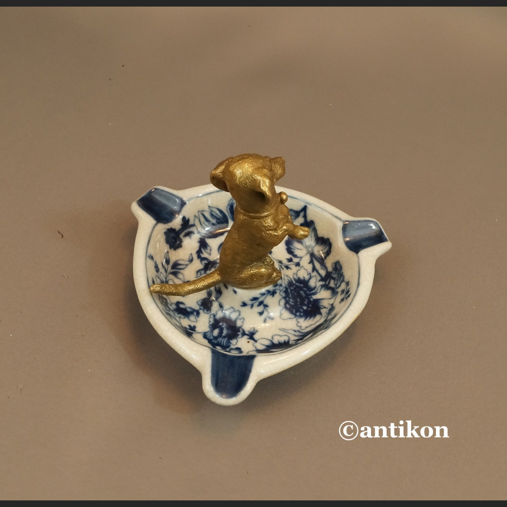 Popielniczka z pieskiem Popielniczka z pieskiem