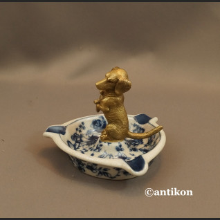 Popielniczka z pieskiem Popielniczka z pieskiem