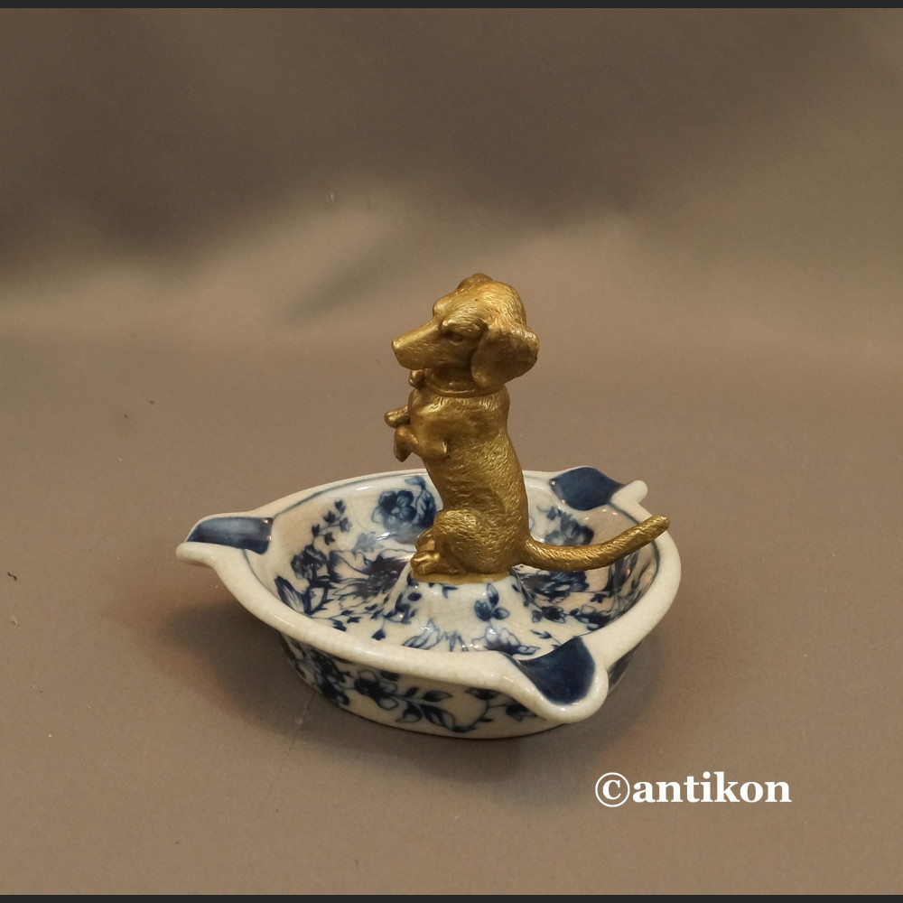 Popielniczka z pieskiem Popielniczka z pieskiem