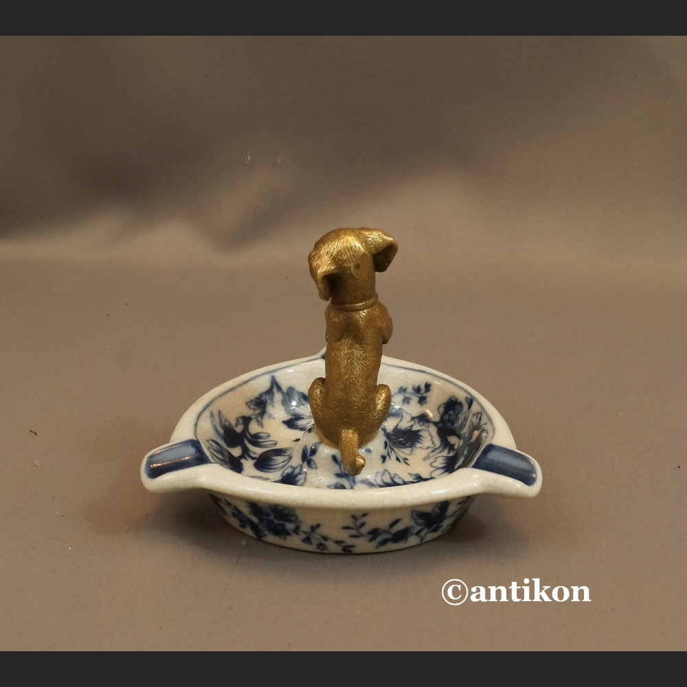 Popielniczka z pieskiem Popielniczka z pieskiem