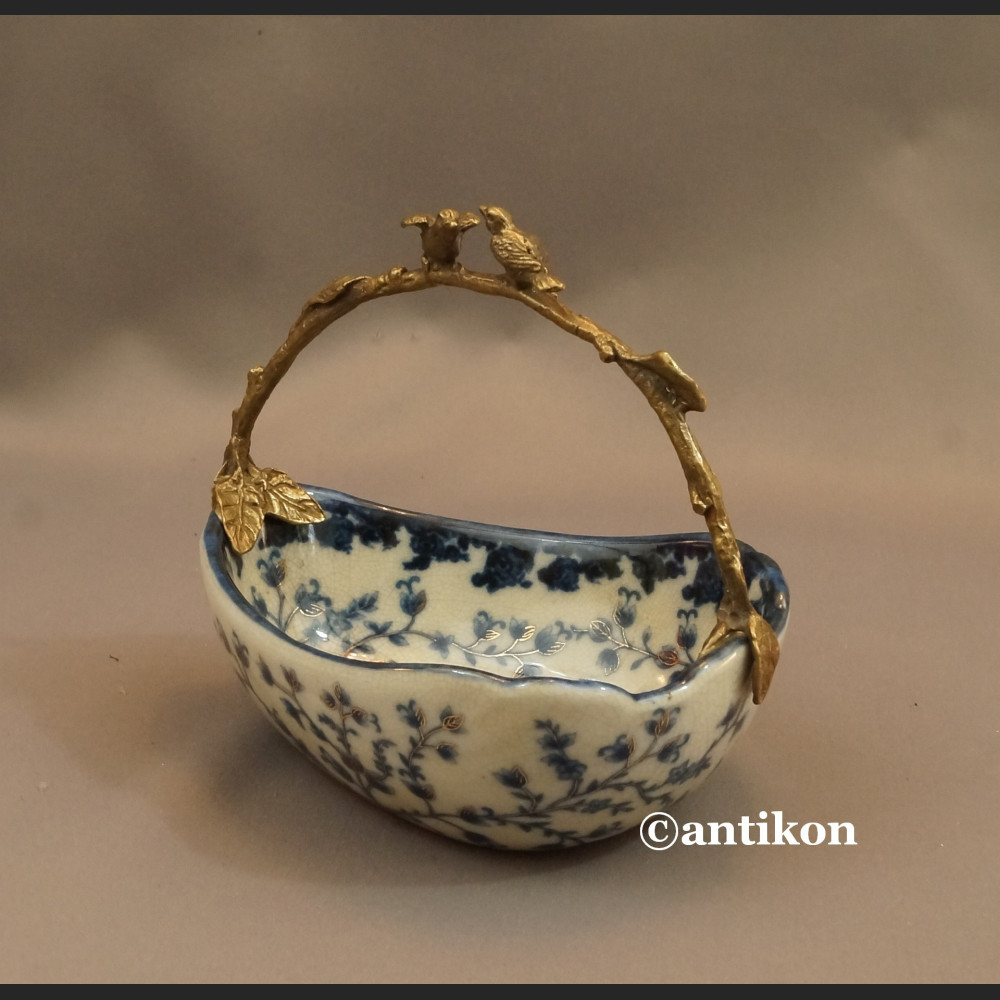 Patera koszyk wzór cebulowy porcelana z brązem Patera koszyk wzór cebulowy porcelana z brązem