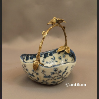 Patera koszyk wzór cebulowy porcelana z brązem Patera koszyk wzór cebulowy porcelana z brązem
