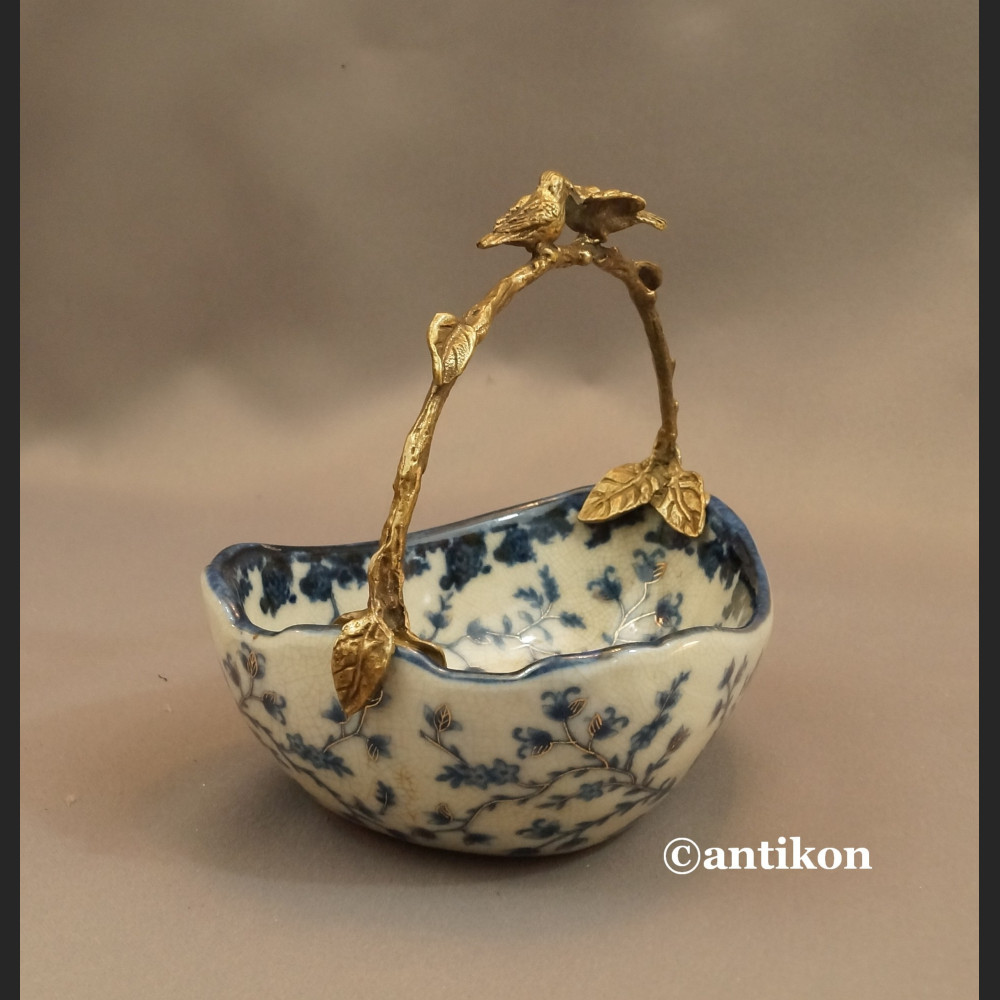 Patera koszyk wzór cebulowy porcelana z brązem Patera koszyk wzór cebulowy porcelana z brązem