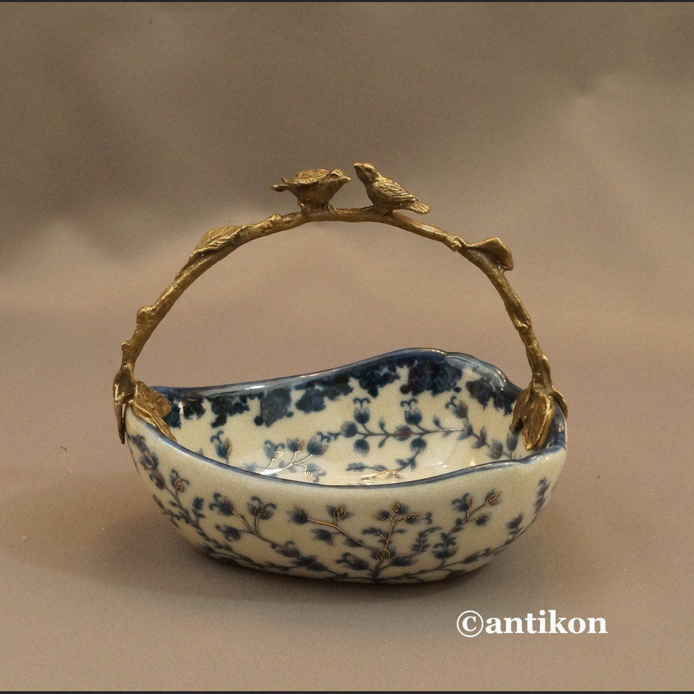 Patera koszyk wzór cebulowy porcelana z brązem Patera koszyk wzór cebulowy porcelana z brązem