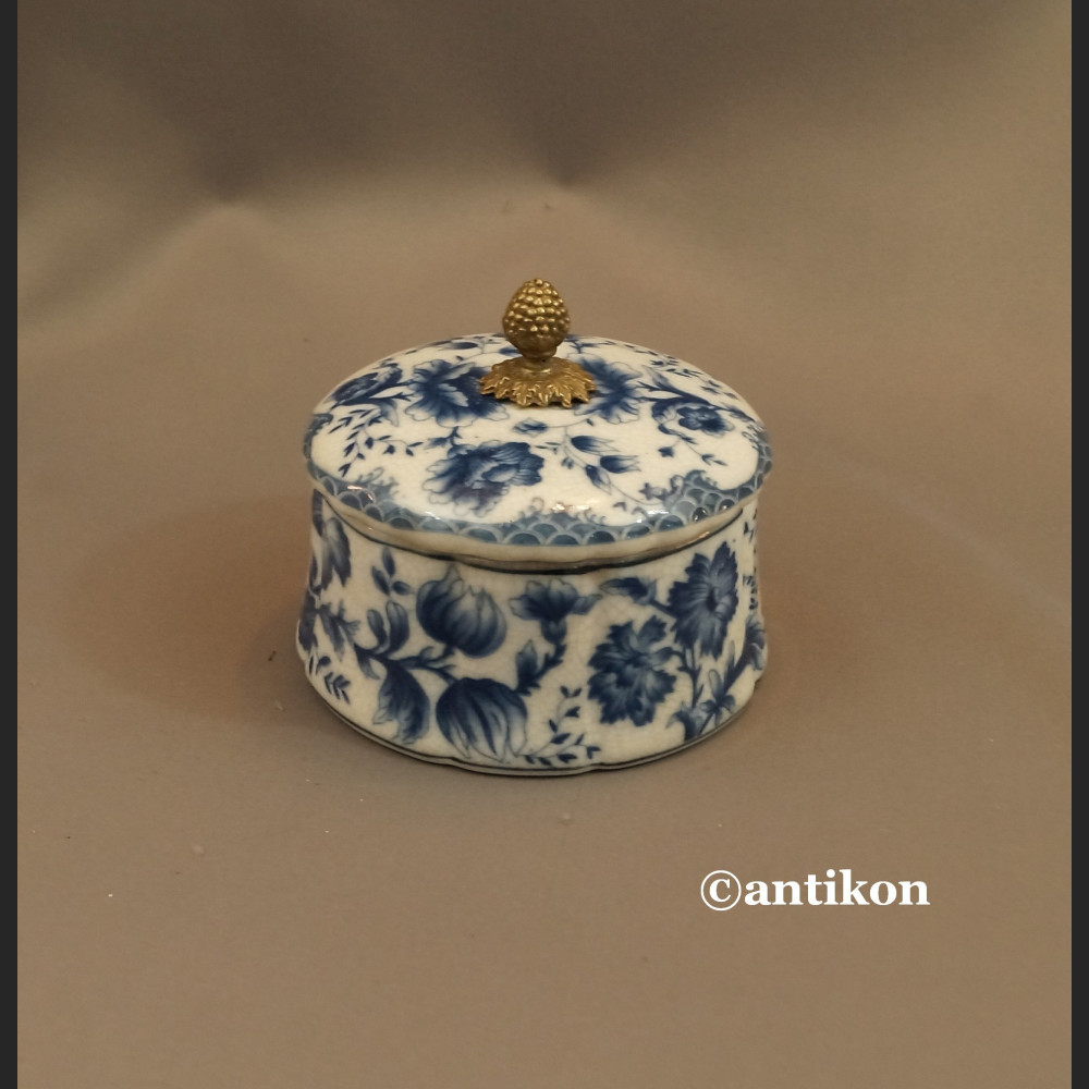Szkatułka porcelanowa wzór cebulowy kobaltowy Szkatułka porcelanowa wzór cebulowy kobaltowy