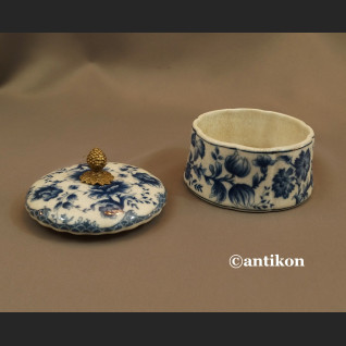 Szkatułka porcelanowa wzór cebulowy kobaltowy Szkatułka porcelanowa wzór cebulowy kobaltowy