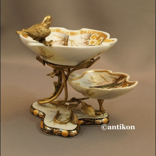 Patera  porcelanowa na łakocie z jaskółkami  Patera  porcelanowa na łakocie z jaskółkami