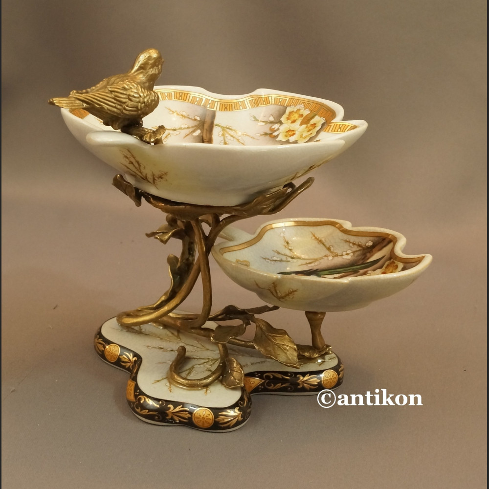 Patera  porcelanowa na łakocie z jaskółkami  Patera  porcelanowa na łakocie z jaskółkami