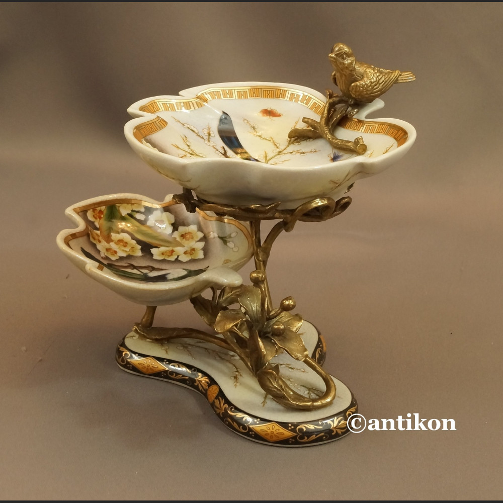 Patera  porcelanowa na łakocie z jaskółkami  Patera  porcelanowa na łakocie z jaskółkami