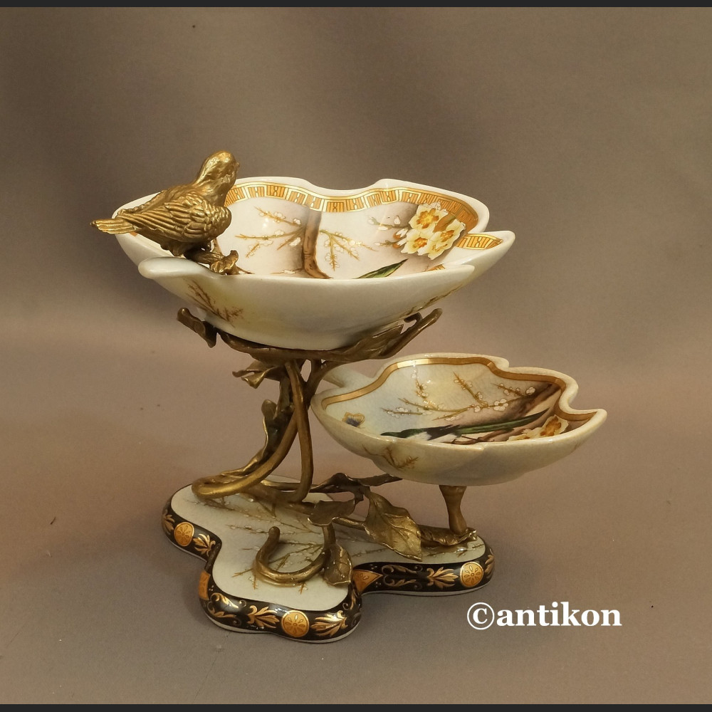 Patera  porcelanowa na łakocie z jaskółkami  Patera  porcelanowa na łakocie z jaskółkami