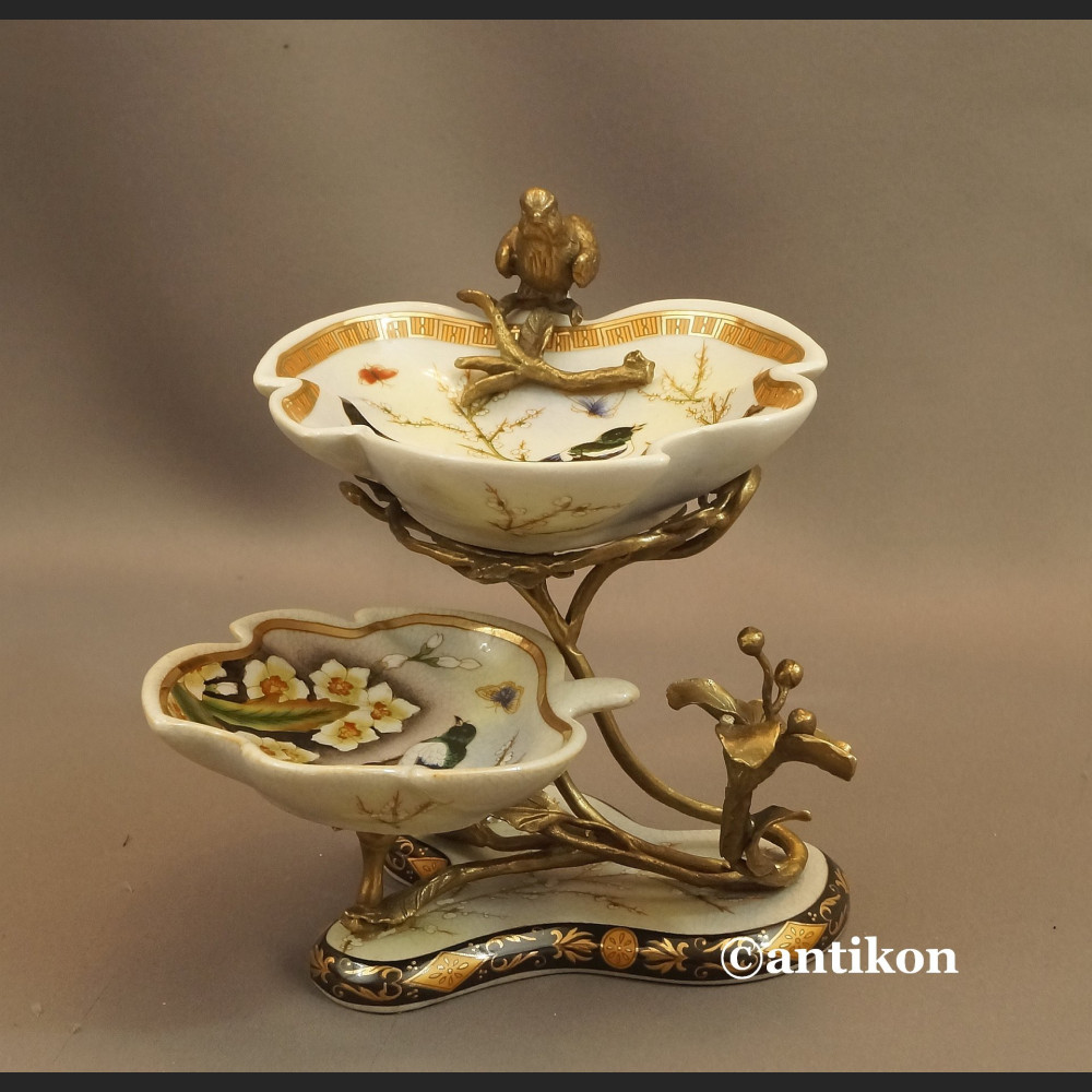 Patera  porcelanowa na łakocie z jaskółkami  Patera  porcelanowa na łakocie z jaskółkami