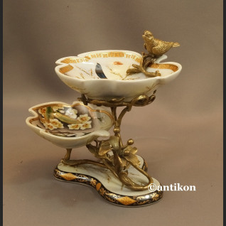 Patera  porcelanowa na łakocie z jaskółkami  Patera  porcelanowa na łakocie z jaskółkami